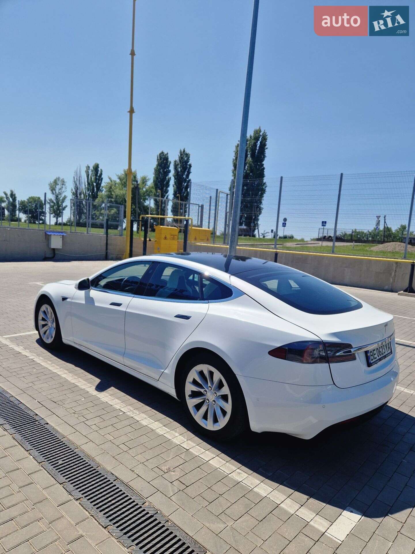 Tesla Model S 2019 VIN 5YJSA1E26KF312785 фото оголошення 11 з 27