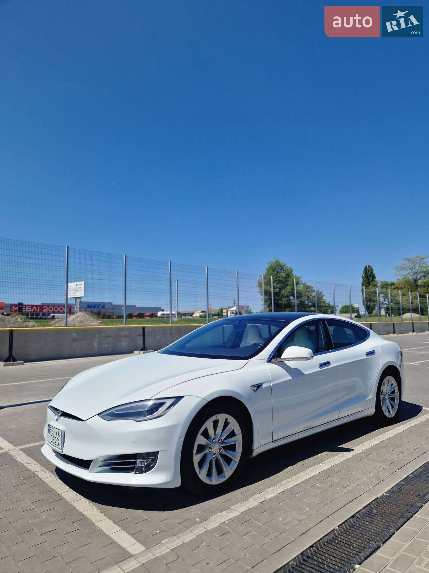 Tesla Model S 2019 VIN 5YJSA1E26KF312785 фото оголошення 12 з 27