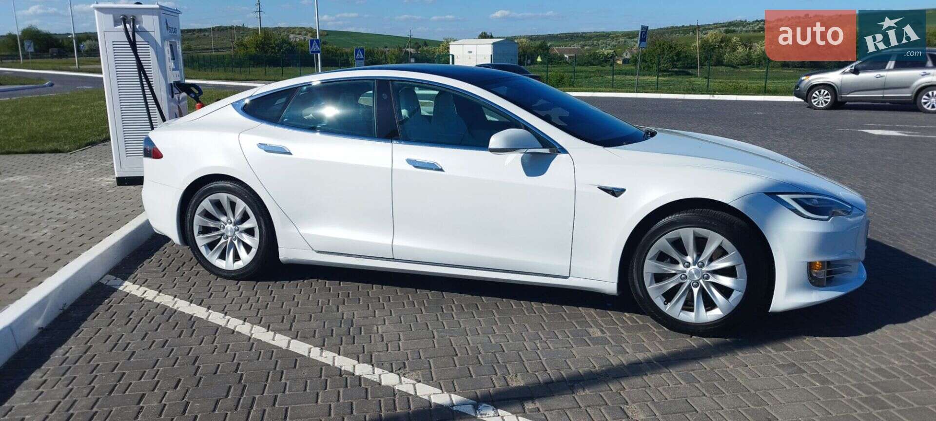 Tesla Model S 2019 VIN 5YJSA1E26KF312785 фото оголошення 23 з 27