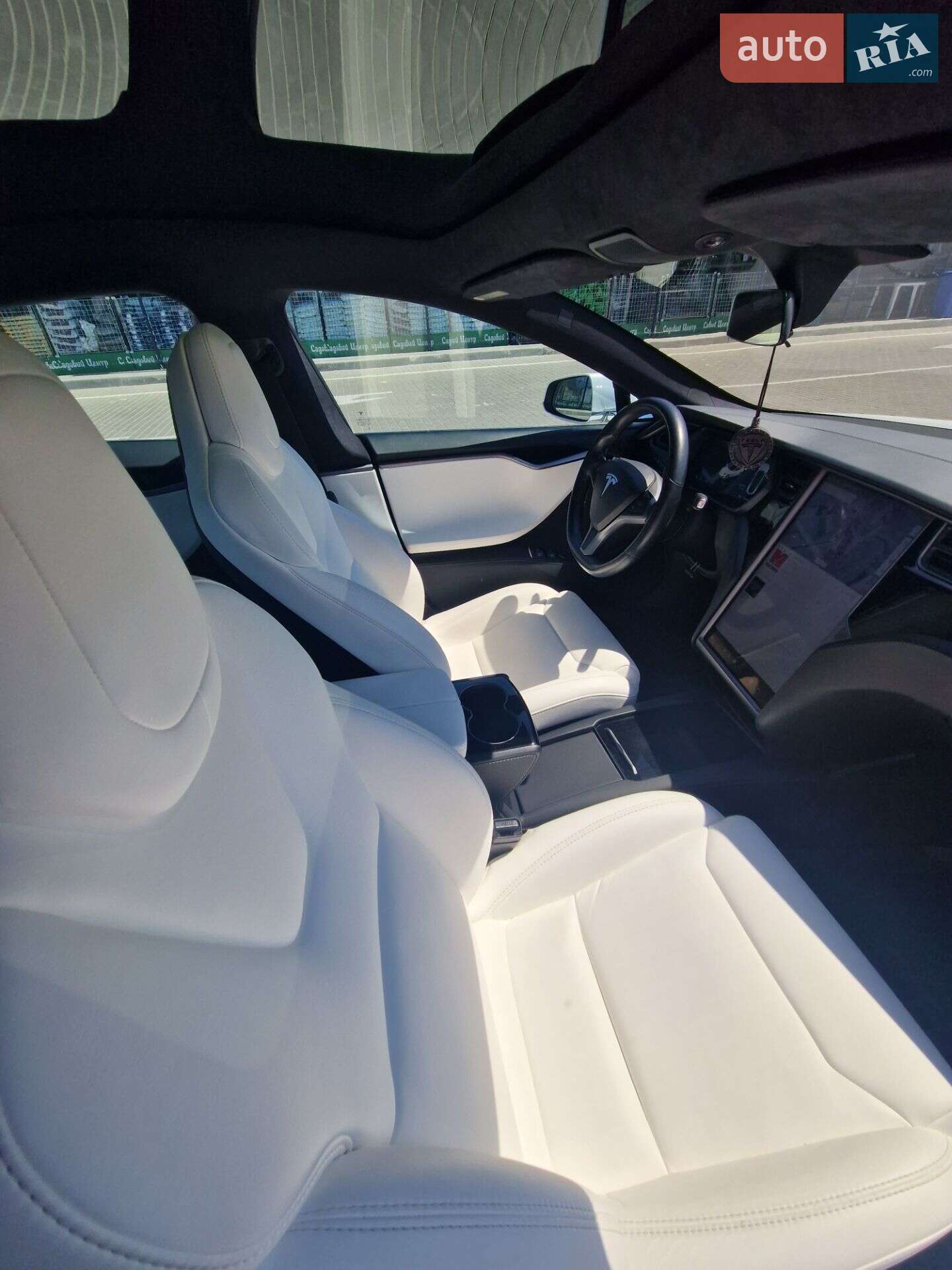 Tesla Model S 2019 VIN 5YJSA1E26KF312785 фото оголошення 26 з 27