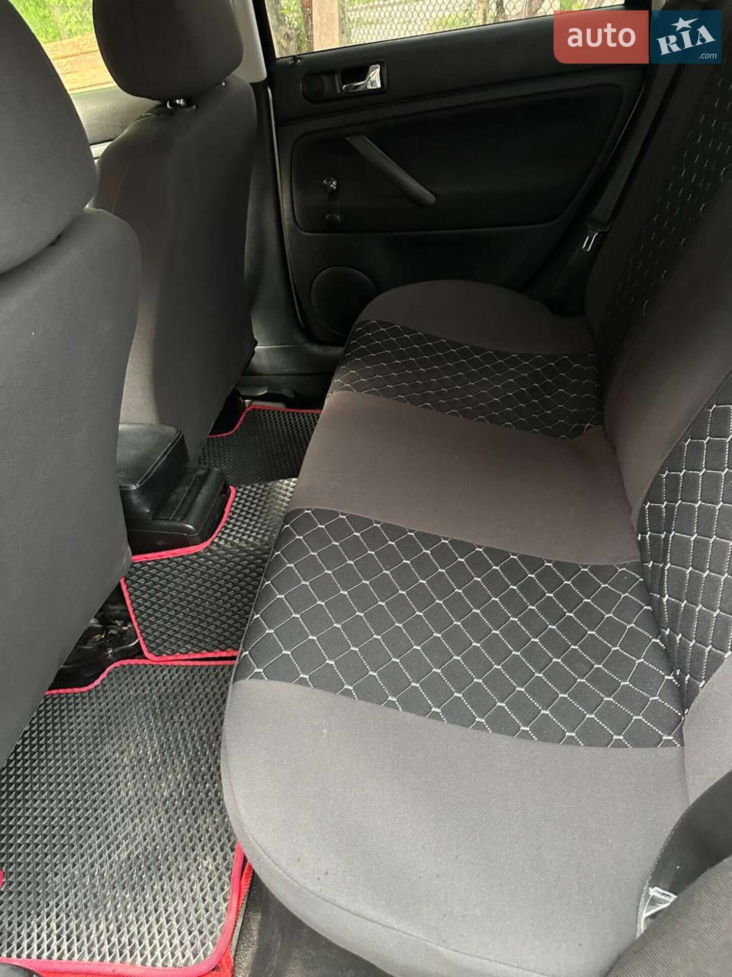 Volkswagen Passat 1998 VIN WVWZZZ3BZXP002320 фото оголошення 4 з 15