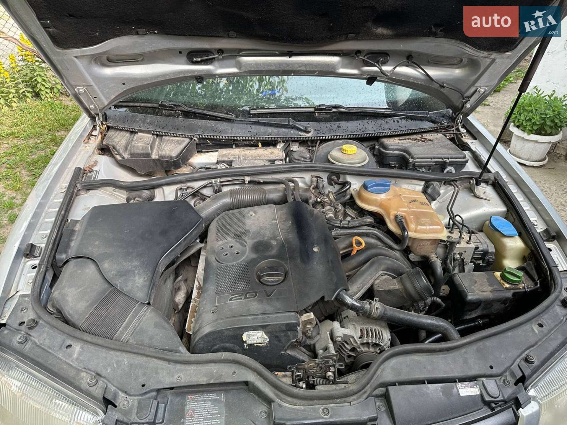 Volkswagen Passat 1998 VIN WVWZZZ3BZXP002320 фото оголошення 2 з 15