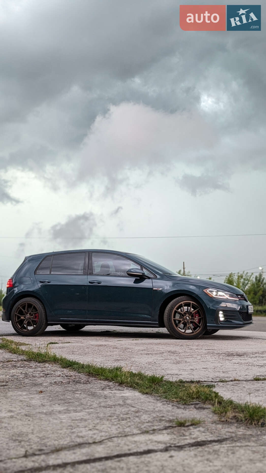 Volkswagen Golf GTI 2017 VIN 3VW447AU7JM255997 фото оголошення 2 з 21