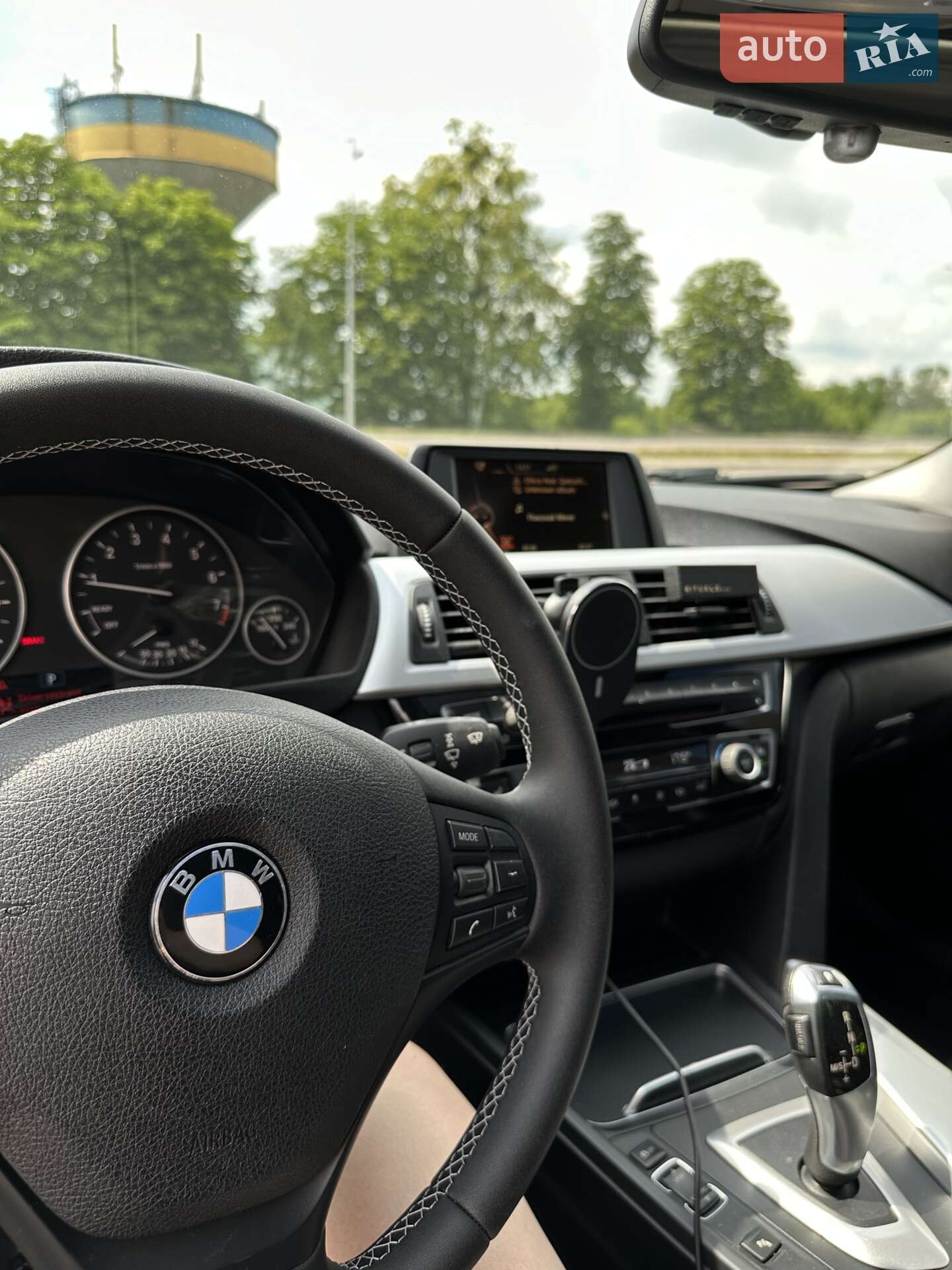 BMW 3 Series 2016 VIN WBA8E1G52GNT37078 фото оголошення 12 з 23