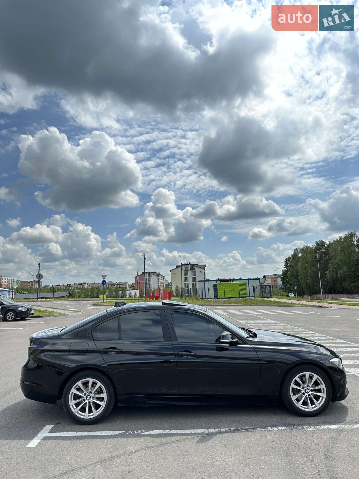 BMW 3 Series 2016 VIN WBA8E1G52GNT37078 фото оголошення 8 з 23