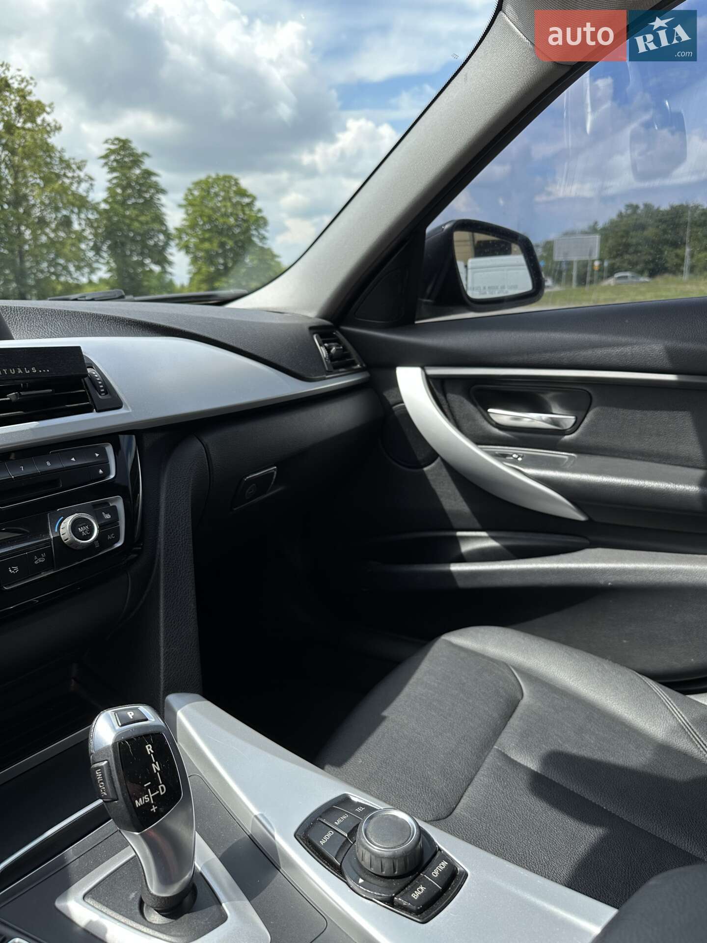 BMW 3 Series 2016 VIN WBA8E1G52GNT37078 фото оголошення 18 з 23