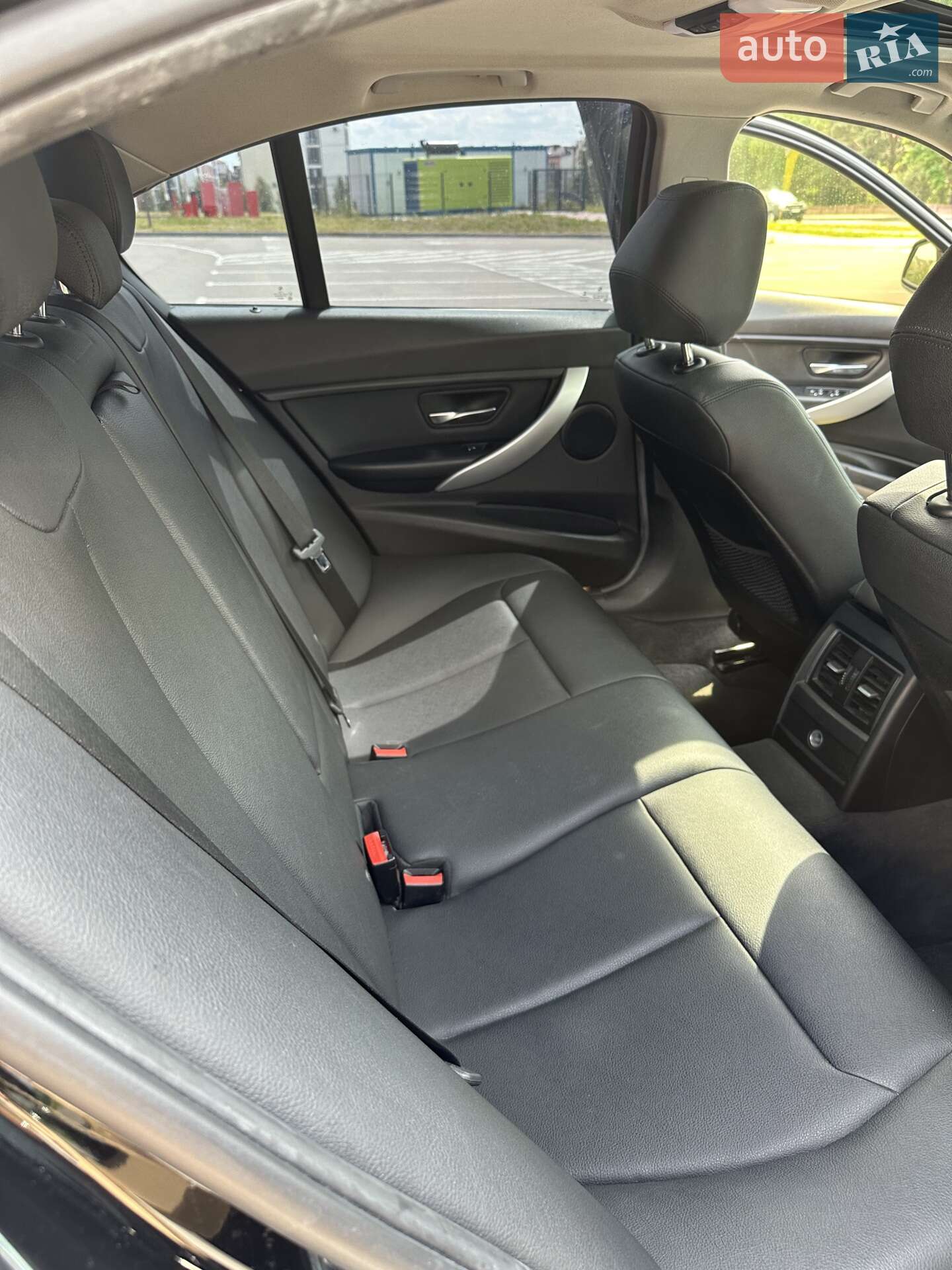 BMW 3 Series 2016 VIN WBA8E1G52GNT37078 фото оголошення 22 з 23
