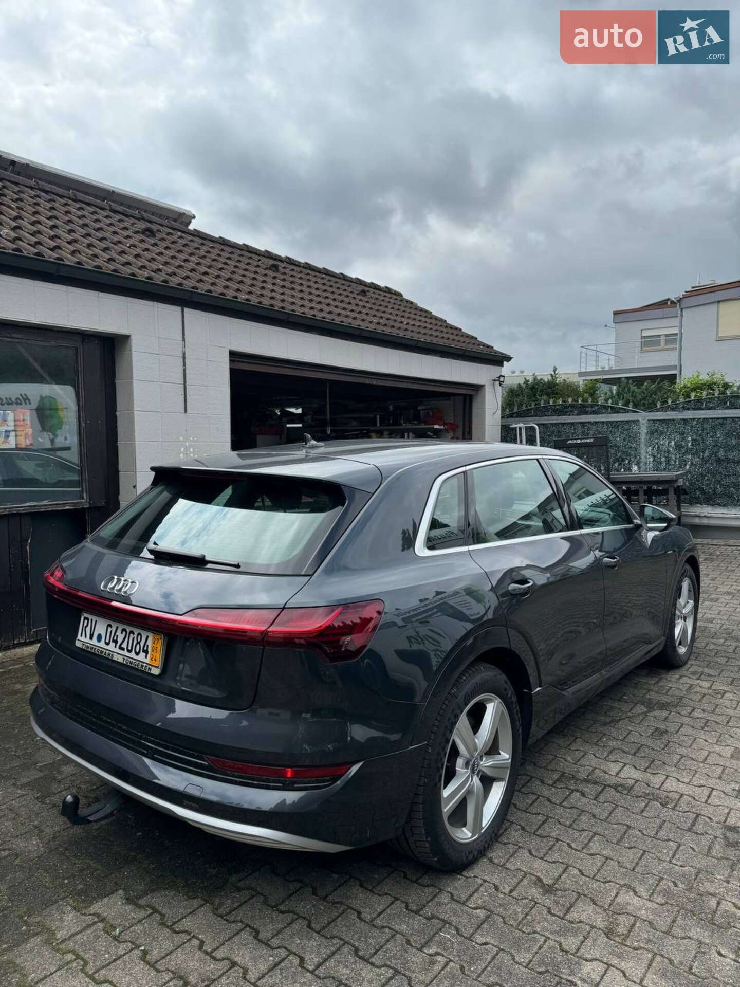 Audi e-tron 2019 VIN WAUZZZGE3LB017593 фото оголошення 10 з 27