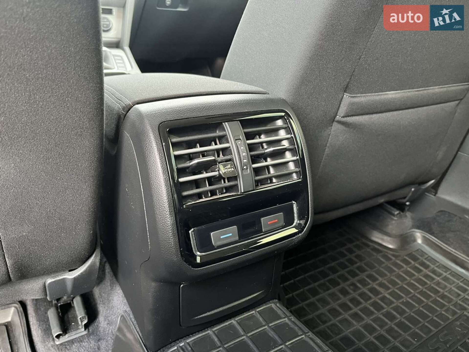 Volkswagen Passat 2016 VIN WVWZZZ3CZHE090794 фото оголошення 84 з 136