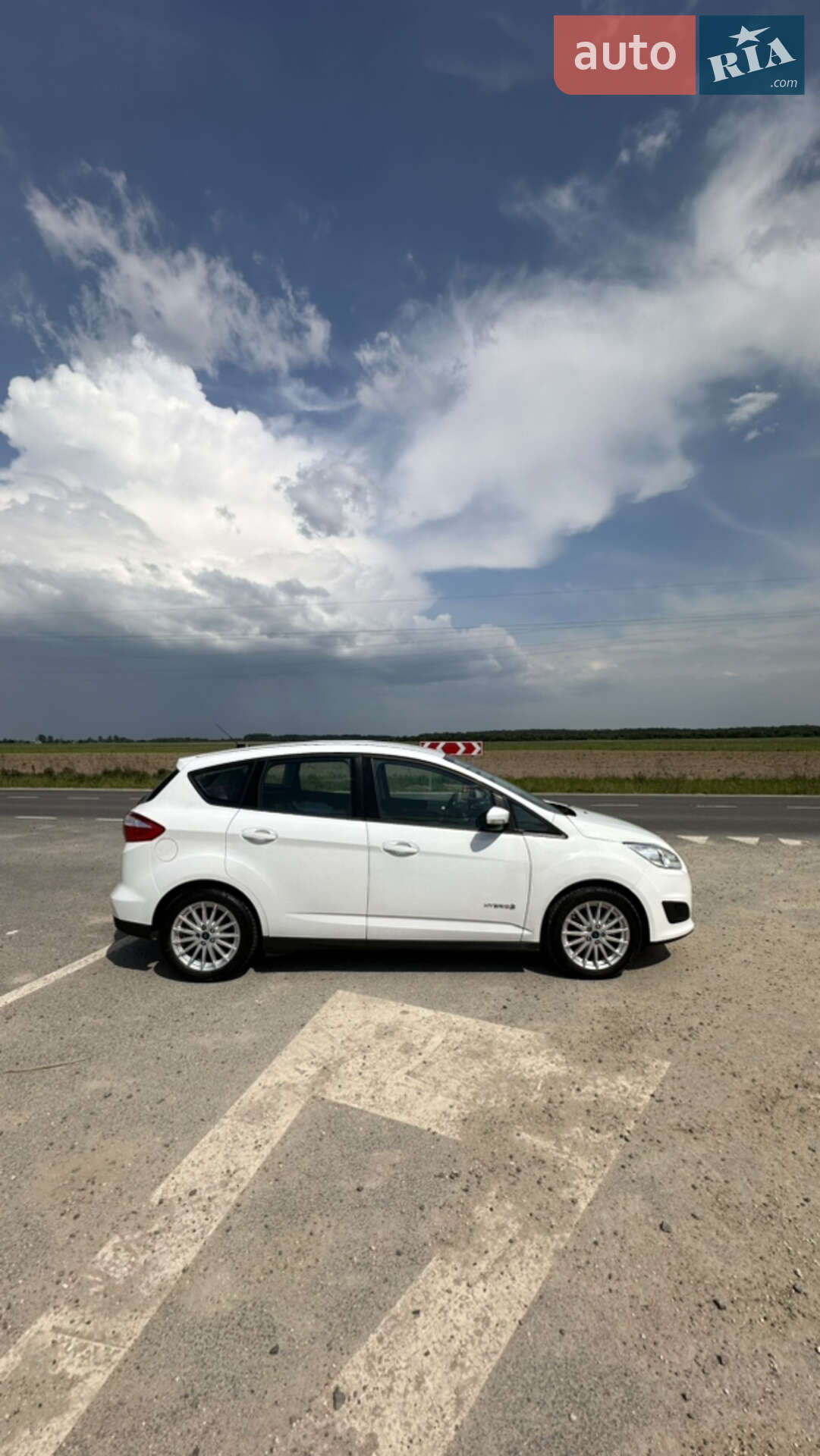 Ford C-Max 2016 VIN 1FADP5AU3GL109921 фото оголошення 2 з 8