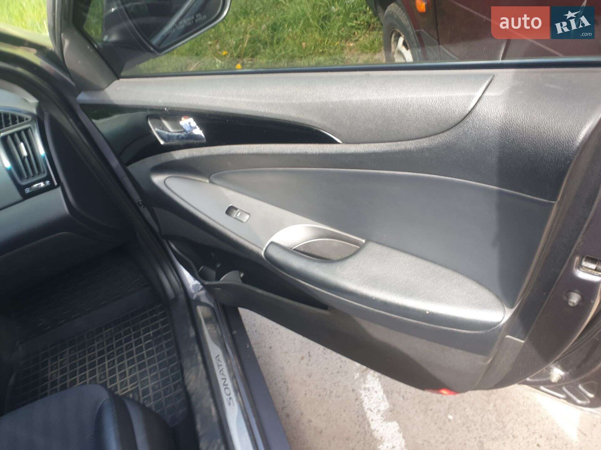 Hyundai Sonata 2010 VIN KMHEC41CBBA215707 фото оголошення 8 з 8