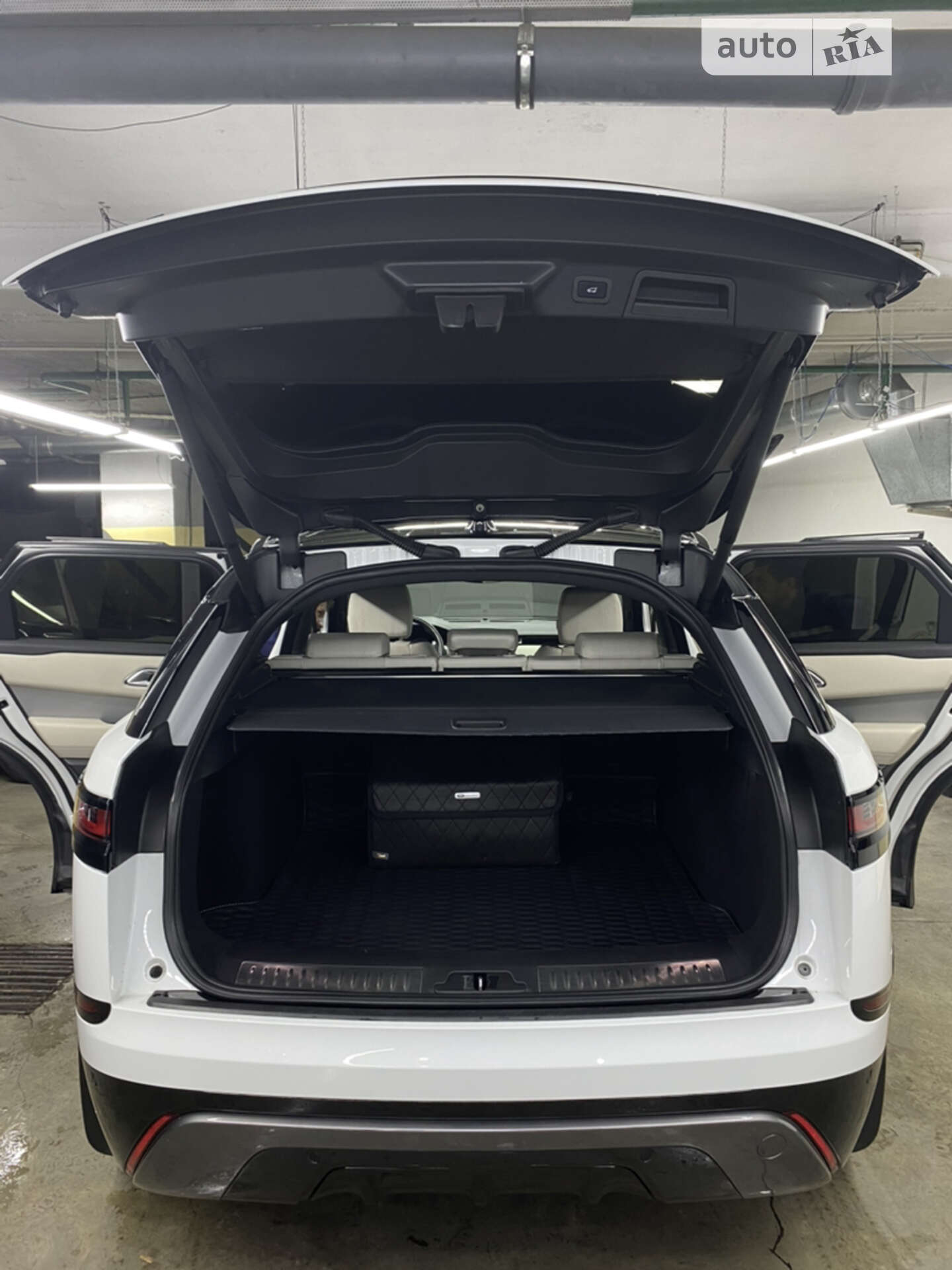 Land Rover Range Rover Velar 2019 VIN SALYA2BN5KA236802 фото оголошення 9 з 11