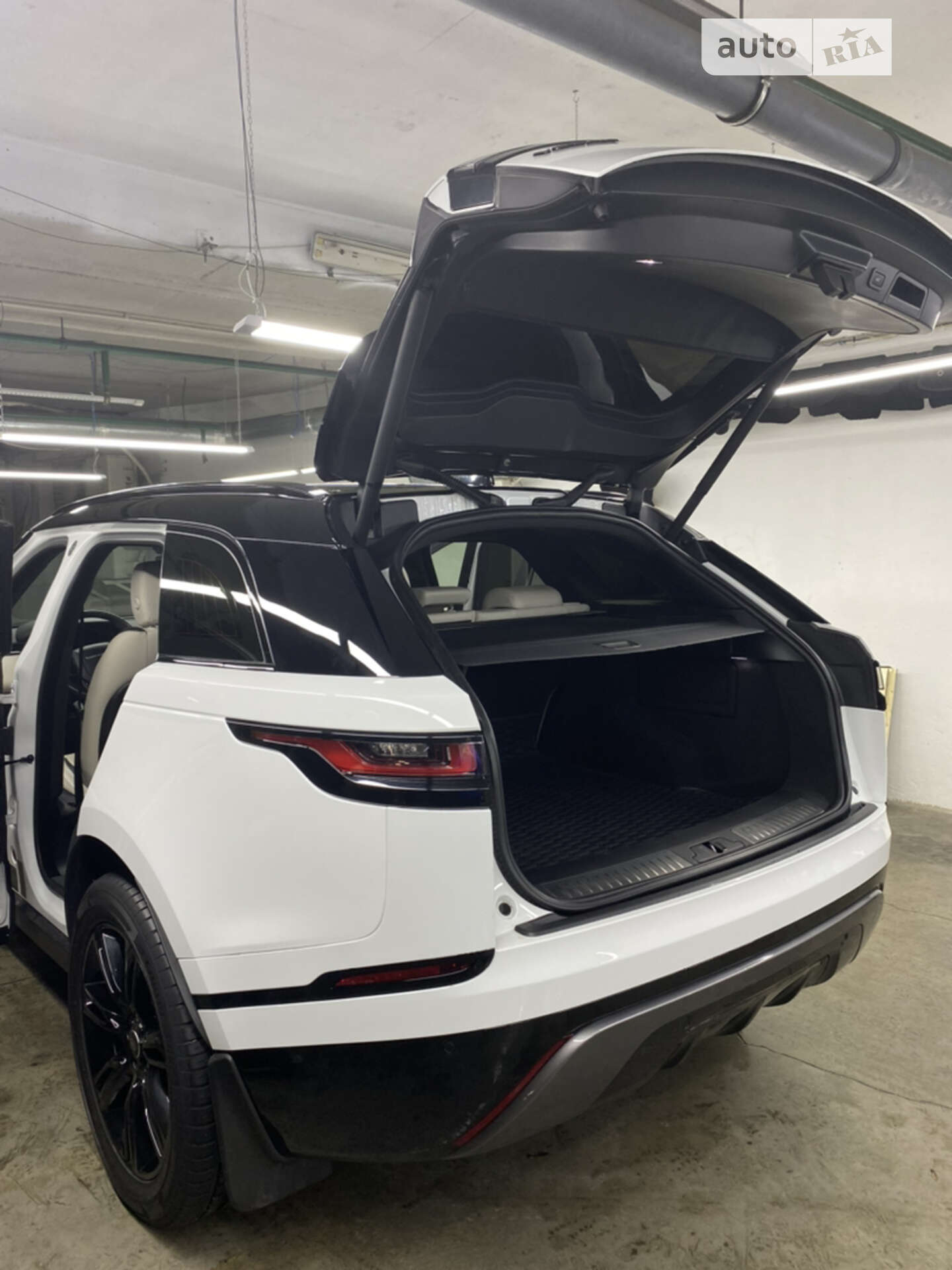 Land Rover Range Rover Velar 2019 VIN SALYA2BN5KA236802 фото оголошення 10 з 11