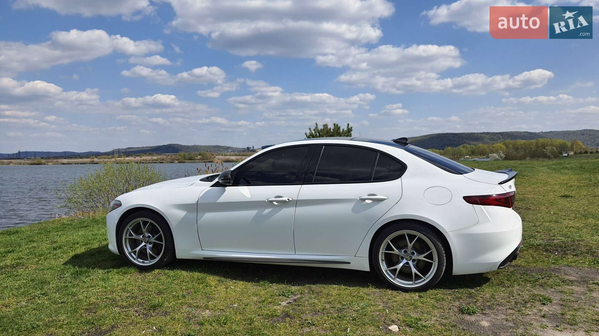 Alfa Romeo Giulia 2017 VIN ZARFAEEN6H7553673 фото оголошення 4 з 23