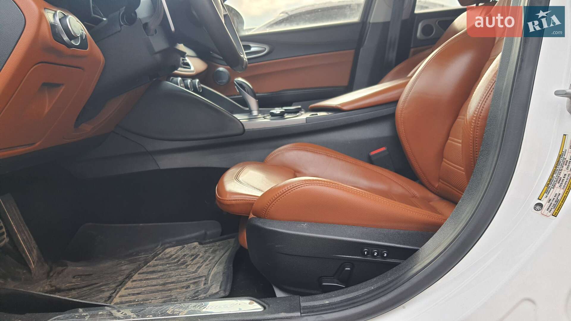 Alfa Romeo Giulia 2017 VIN ZARFAEEN6H7553673 фото оголошення 17 з 23