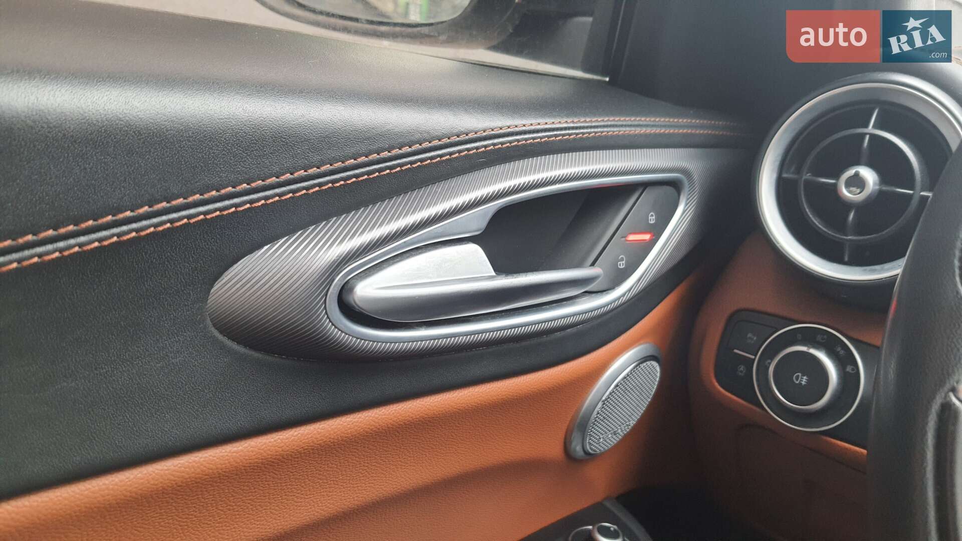 Alfa Romeo Giulia 2017 VIN ZARFAEEN6H7553673 фото оголошення 18 з 23