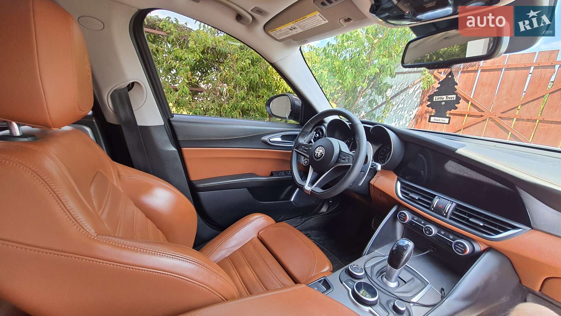 Alfa Romeo Giulia 2017 VIN ZARFAEEN6H7553673 фото оголошення 30 з 46