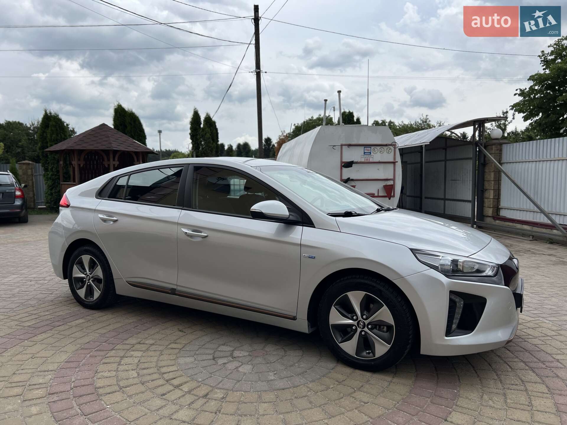 Hyundai Ioniq 2018 VIN KMHC751HFKU035757 фото оголошення 11 з 62