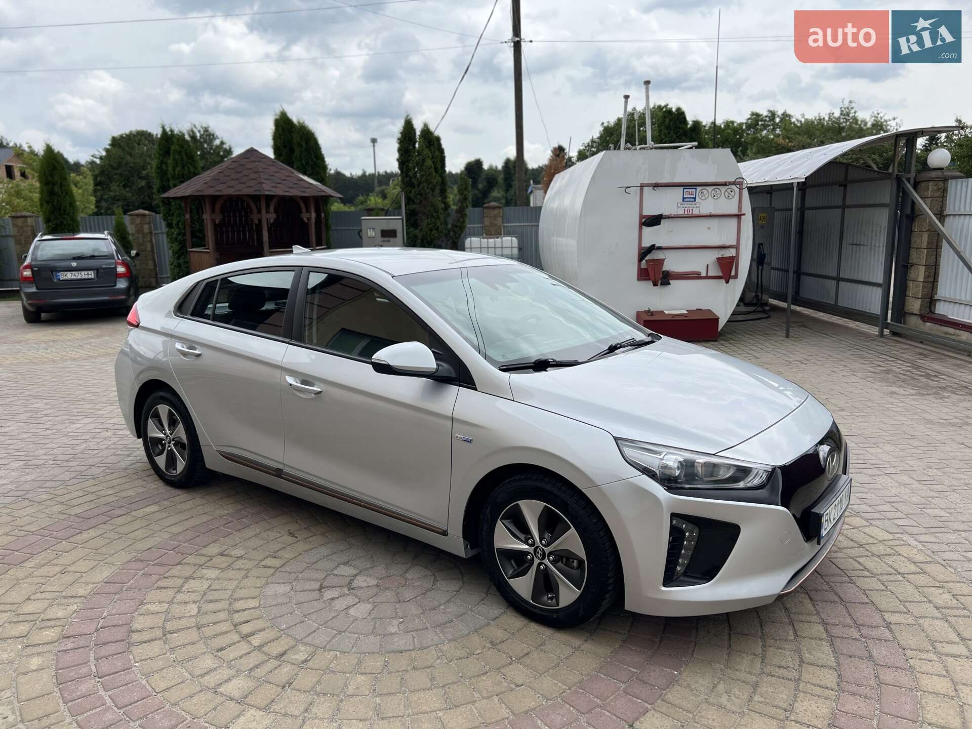 Hyundai Ioniq 2018 VIN KMHC751HFKU035757 фото оголошення 12 з 62
