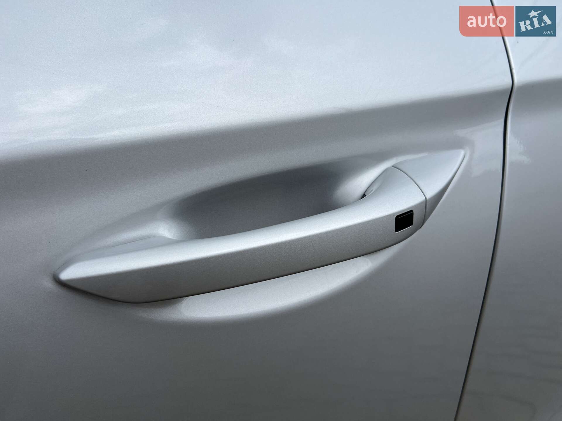 Hyundai Ioniq 2018 VIN KMHC751HFKU035757 фото оголошення 35 з 62