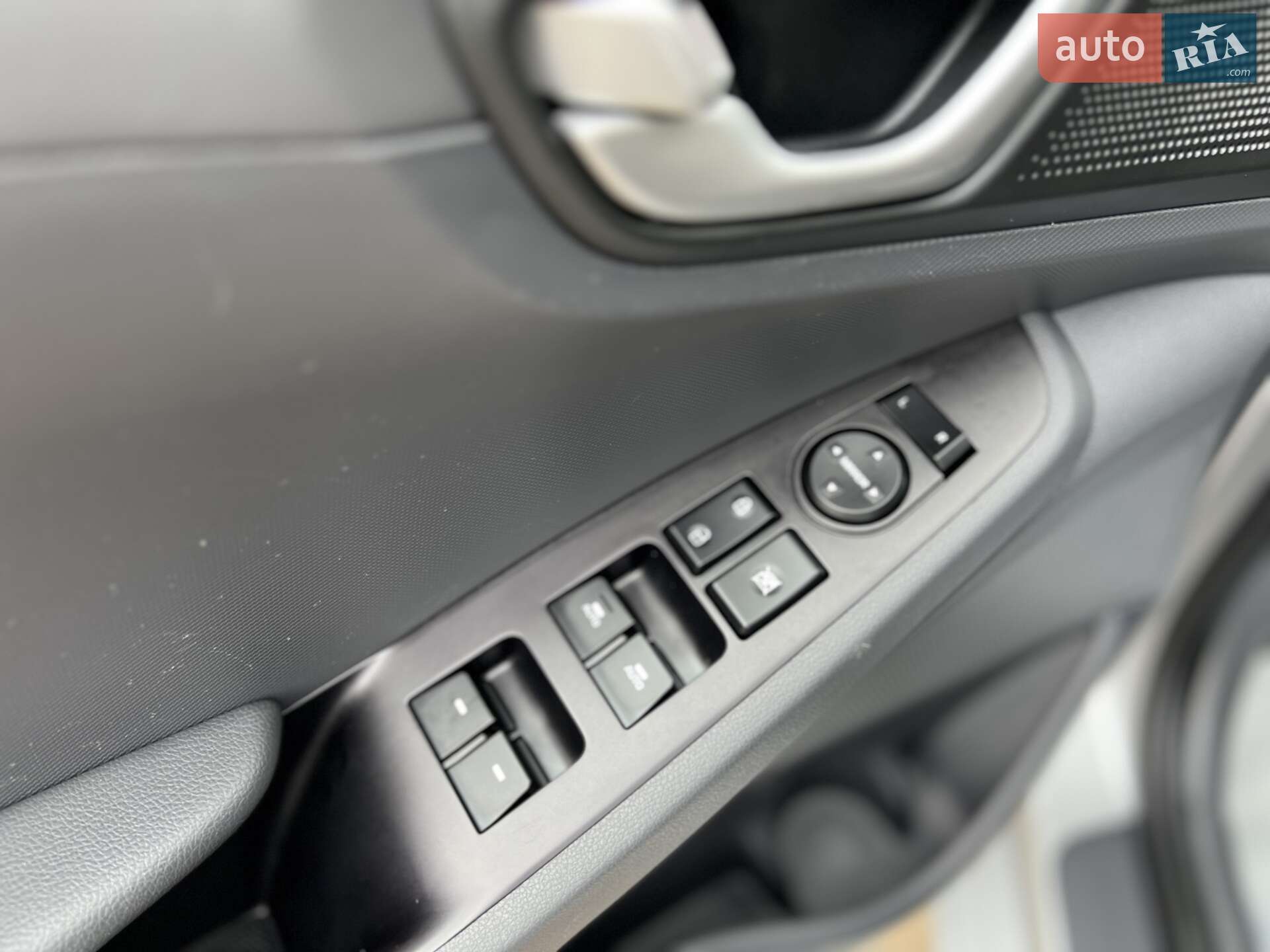 Hyundai Ioniq 2018 VIN KMHC751HFKU035757 фото оголошення 40 з 62