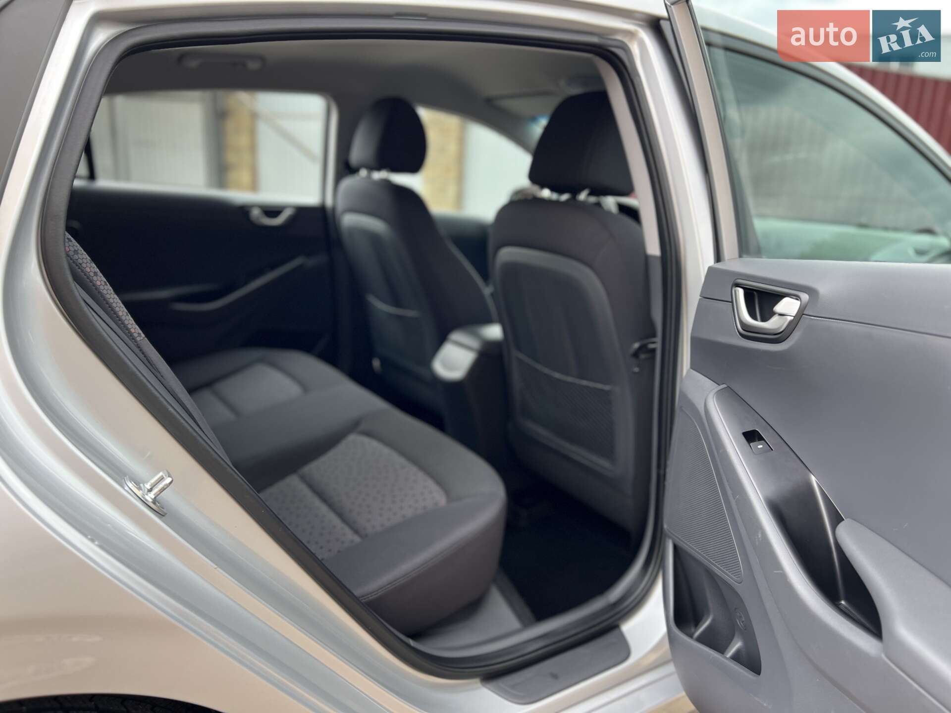 Hyundai Ioniq 2018 VIN KMHC751HFKU035757 фото оголошення 53 з 62