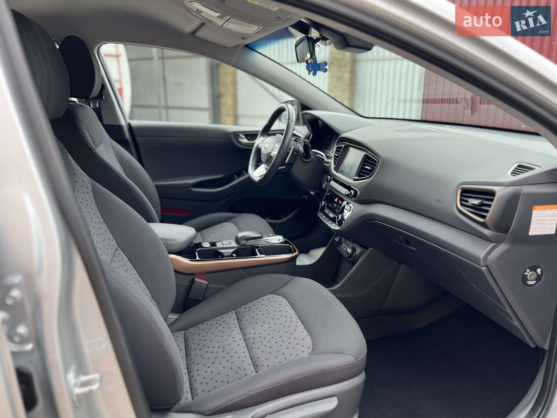 Hyundai Ioniq 2018 VIN KMHC751HFKU035757 фото оголошення 54 з 62