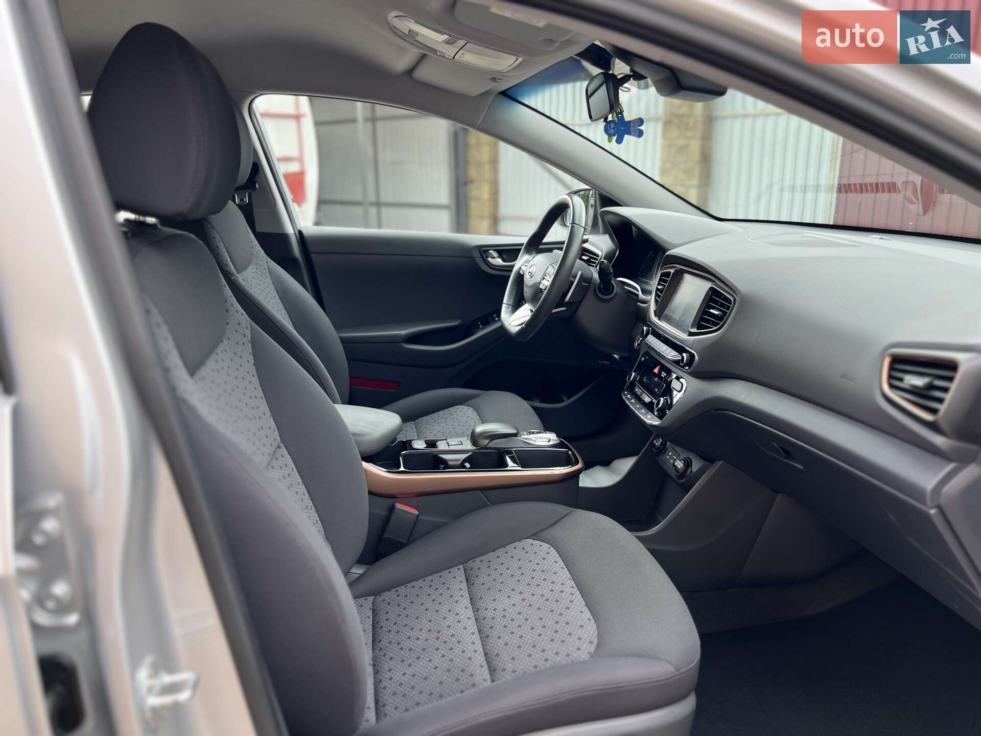 Hyundai Ioniq 2018 VIN KMHC751HFKU035757 фото оголошення 56 з 62