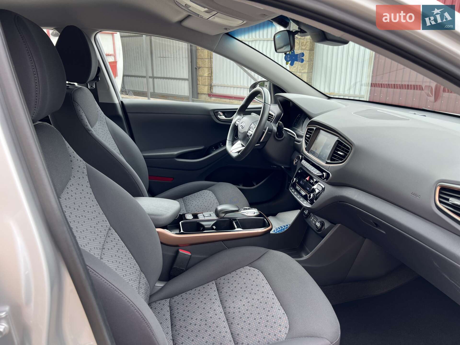 Hyundai Ioniq 2018 VIN KMHC751HFKU035757 фото оголошення 59 з 62