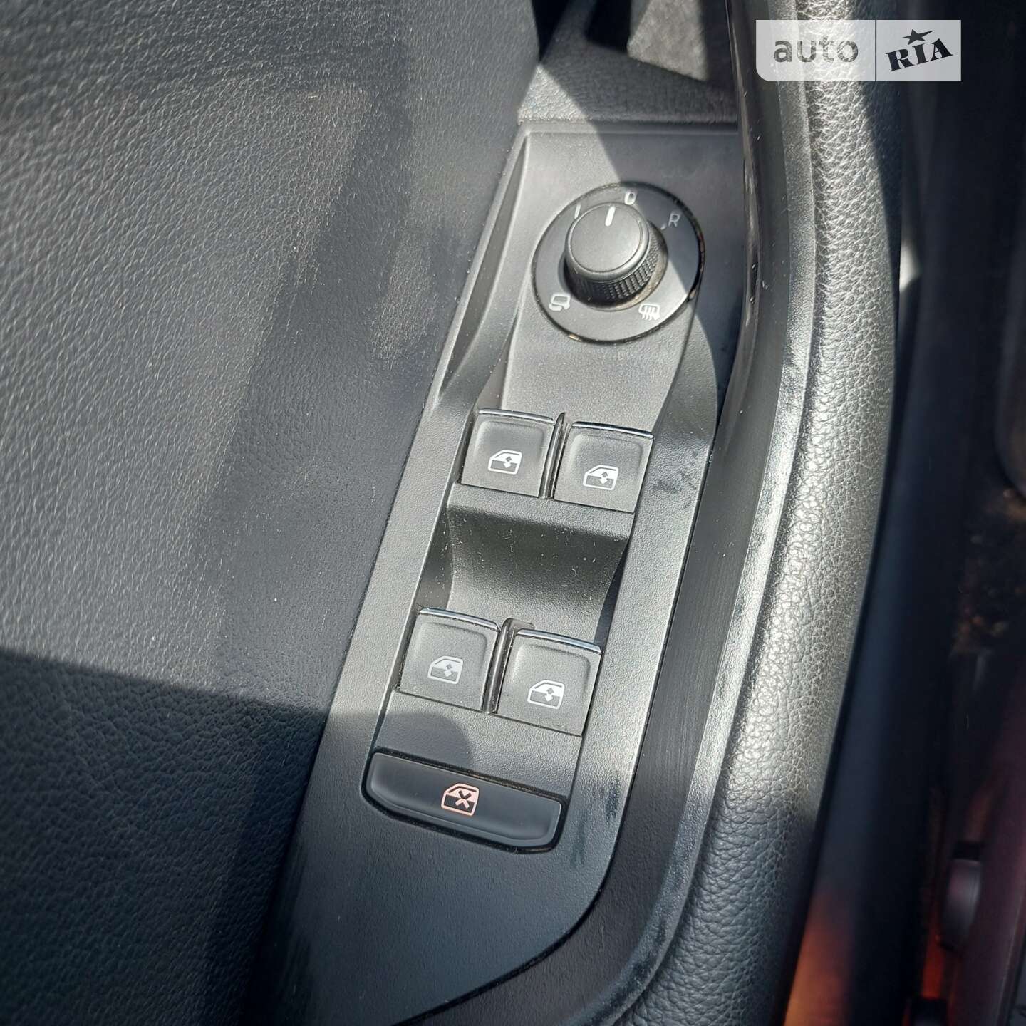 Skoda Superb 2016 VIN TMBJG9NP4G7054476 фото оголошення 4 з 21