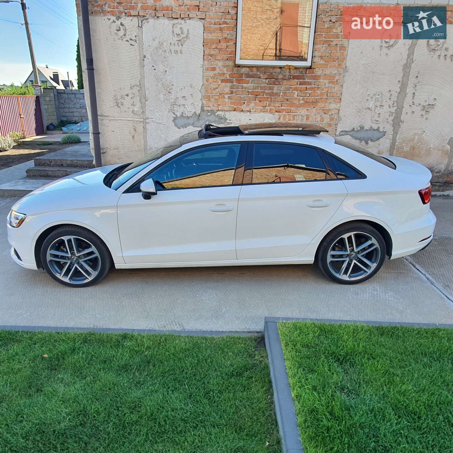 Audi A3 2020 VIN WAUAUGFFXLA094946 фото оголошення 2 з 19