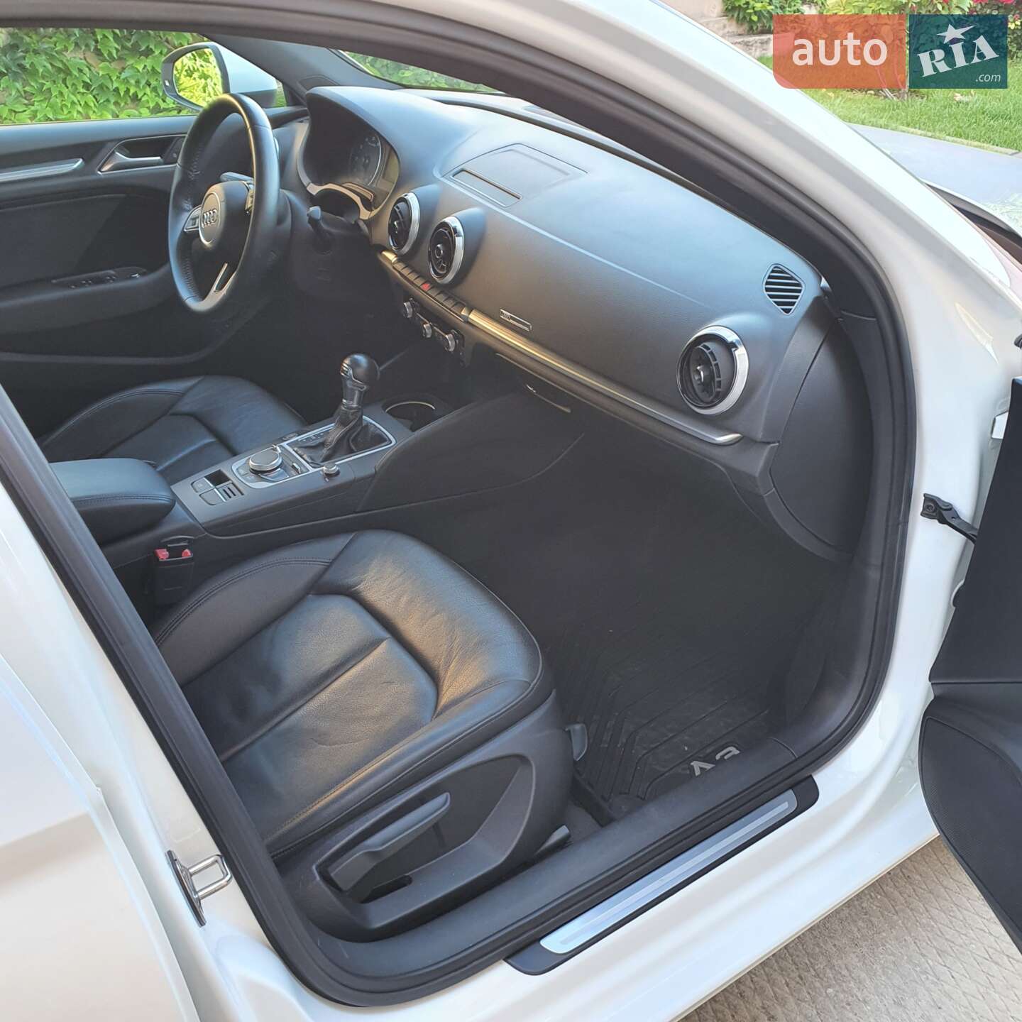 Audi A3 2020 VIN WAUAUGFFXLA094946 фото оголошення 12 з 19