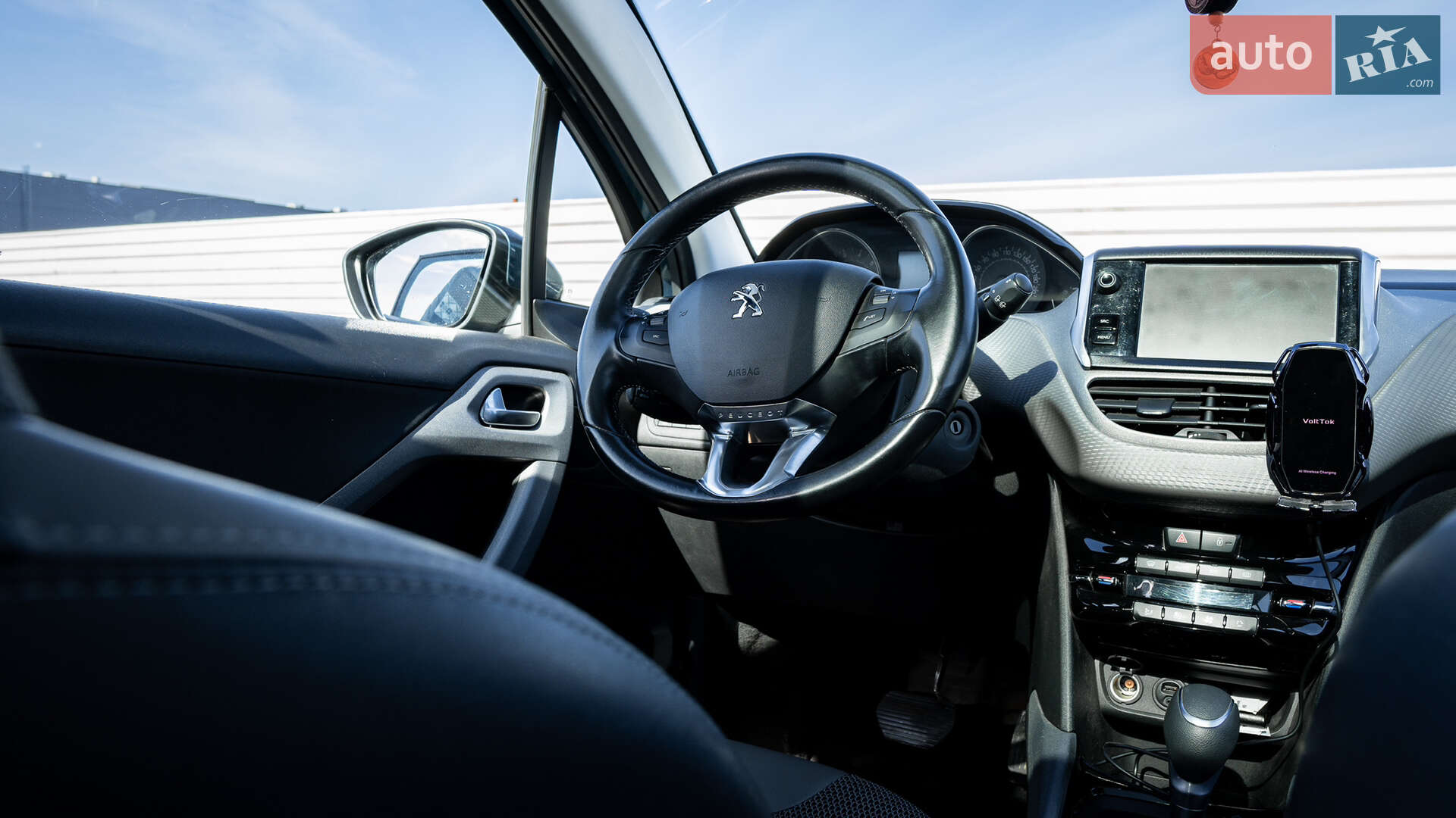 Peugeot 2008 2016 VIN VF3CUHNZTGY087811 фото оголошення 3 з 51