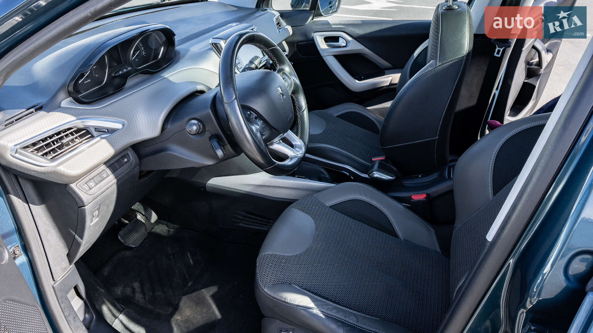 Peugeot 2008 2016 VIN VF3CUHNZTGY087811 фото оголошення 22 з 51