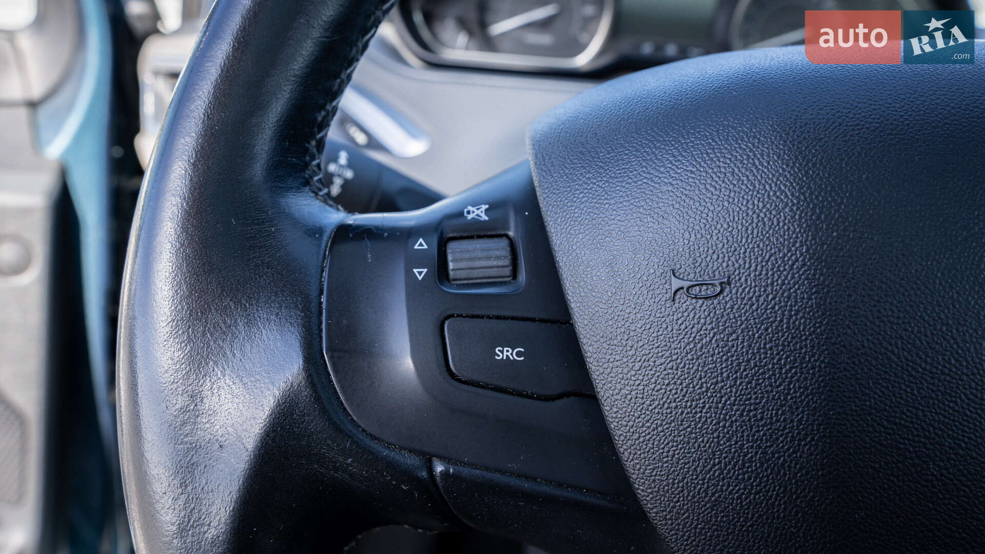 Peugeot 2008 2016 VIN VF3CUHNZTGY087811 фото оголошення 28 з 51