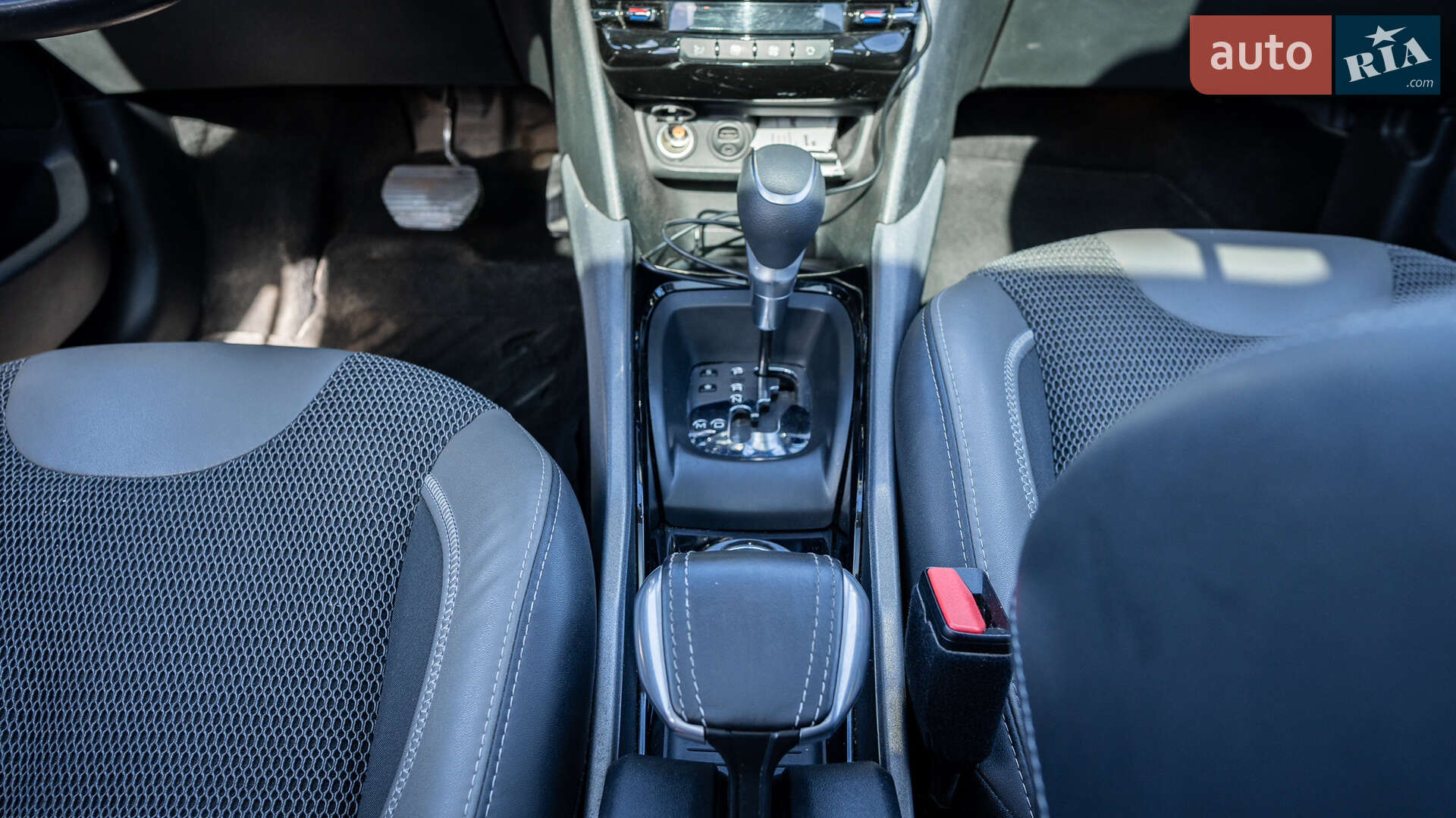 Peugeot 2008 2016 VIN VF3CUHNZTGY087811 фото оголошення 33 з 51