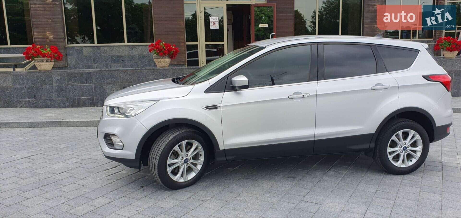 Ford Escape 2018 VIN 1FMCU9GD4KUA69697 фото оголошення 6 з 24