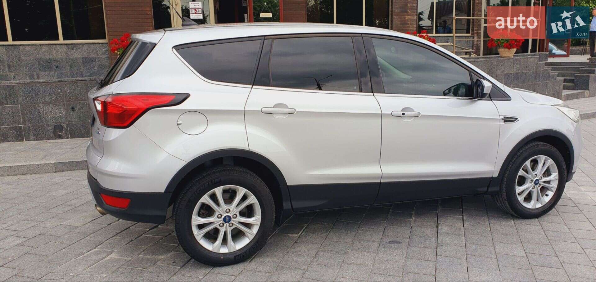 Ford Escape 2018 VIN 1FMCU9GD4KUA69697 фото оголошення 8 з 24