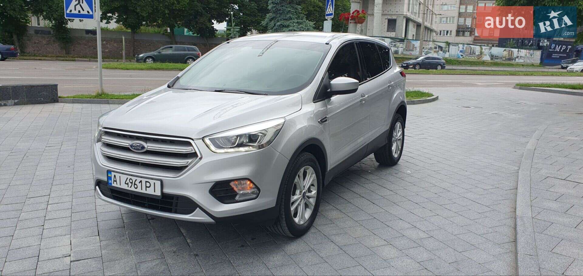 Ford Escape 2018 VIN 1FMCU9GD4KUA69697 фото оголошення 10 з 24