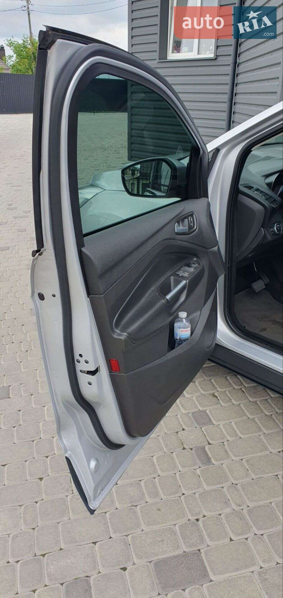 Ford Escape 2018 VIN 1FMCU9GD4KUA69697 фото оголошення 17 з 24