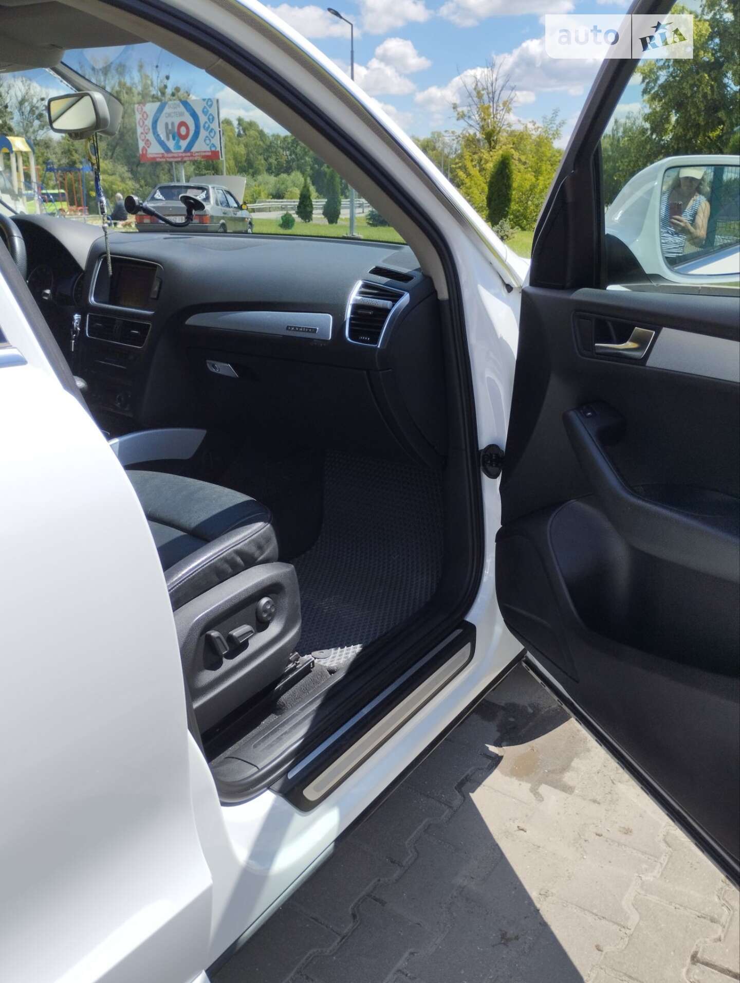 Audi Q5 2009 VIN WAUZZZ8R99A043504 фото оголошення 8 з 21
