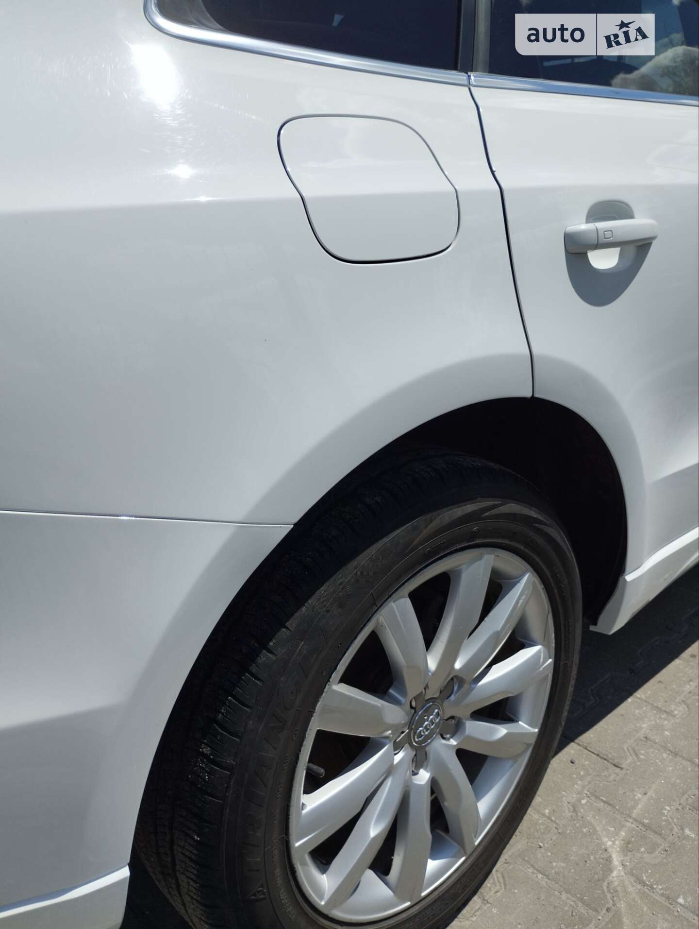 Audi Q5 2009 VIN WAUZZZ8R99A043504 фото оголошення 14 з 21