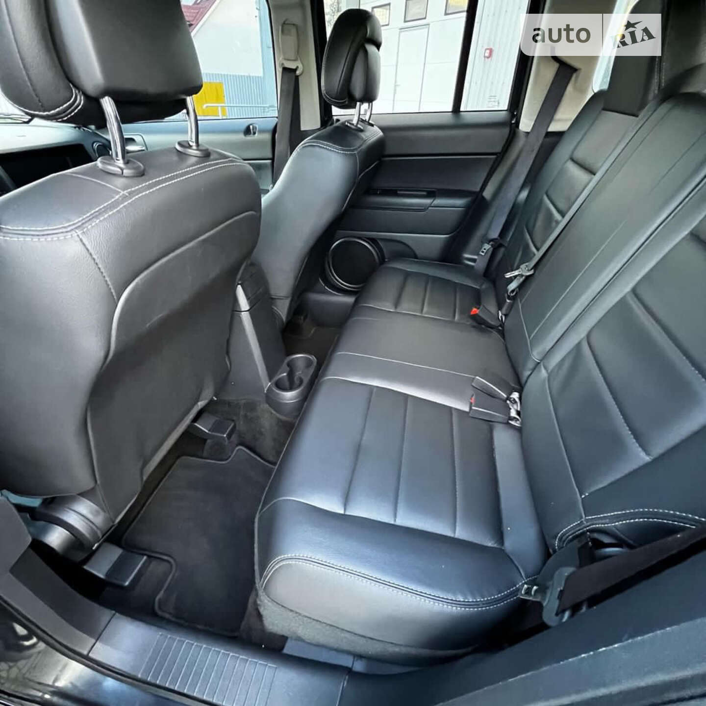 Jeep Patriot 2015 VIN 1C4NJRFB1FD269710 фото оголошення 2 з 8
