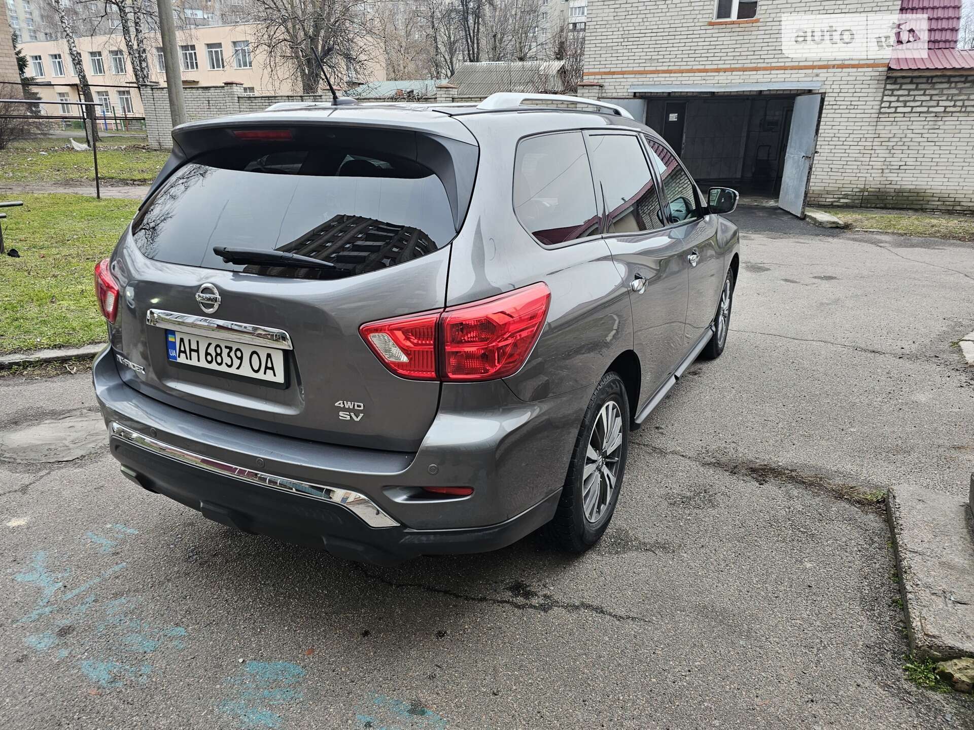 Nissan Pathfinder 2017 VIN 5N1DR2MM8HC683409 фото оголошення 4 з 8