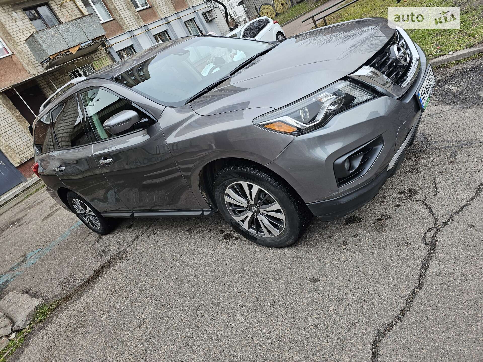 Nissan Pathfinder 2017 VIN 5N1DR2MM8HC683409 фото оголошення 5 з 8