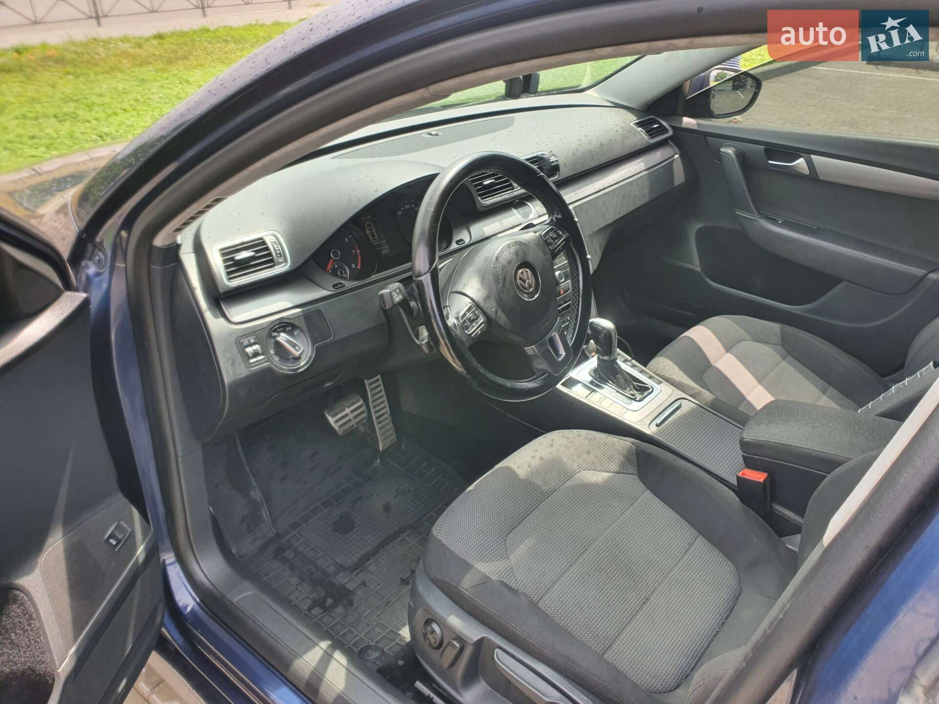 Volkswagen Passat 2011 VIN WVWZZZ3CZBP321820 фото оголошення 4 з 17