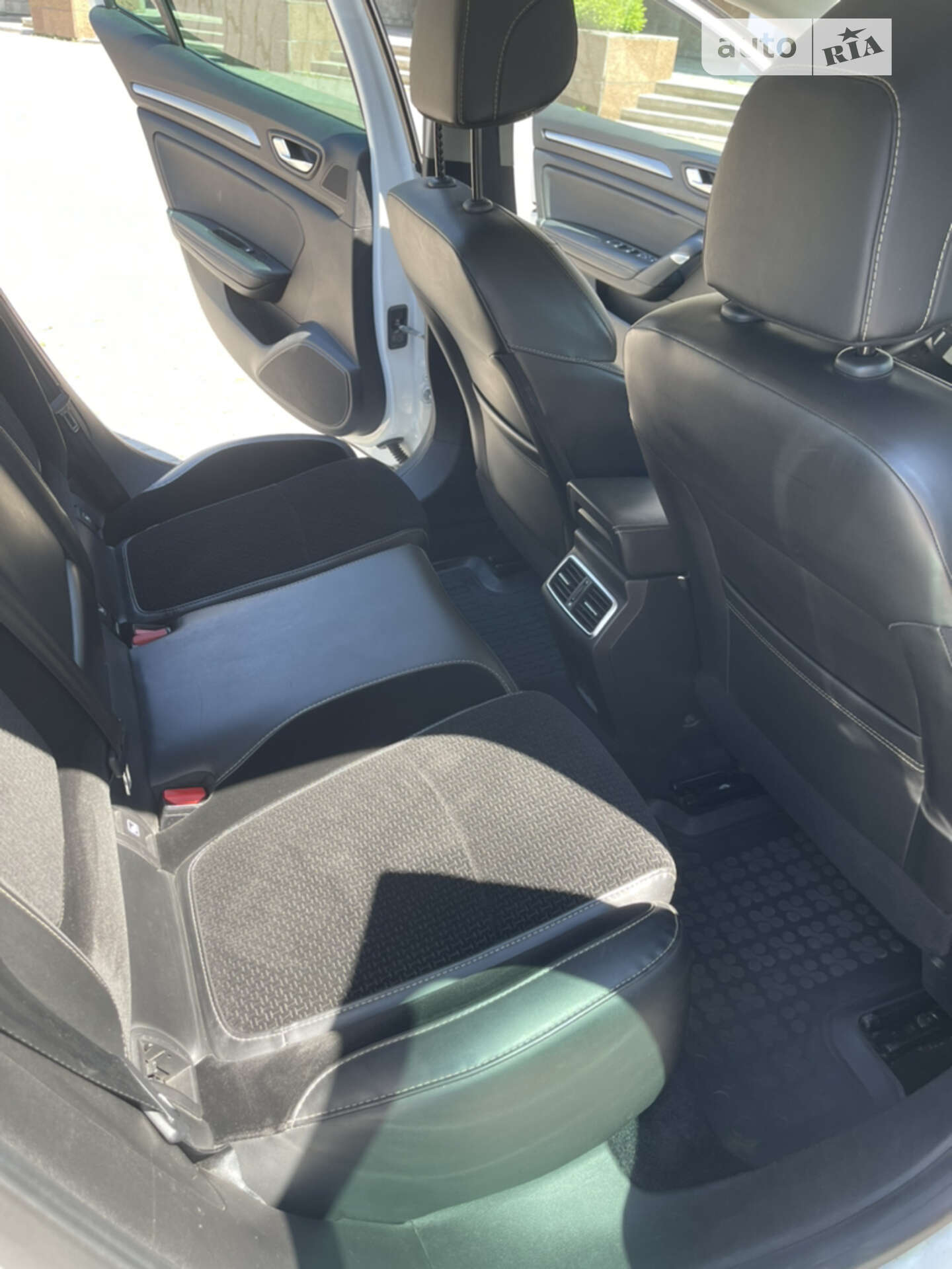 Renault Megane 2016 VIN VF1RFB00756262084 фото оголошення 11 з 25