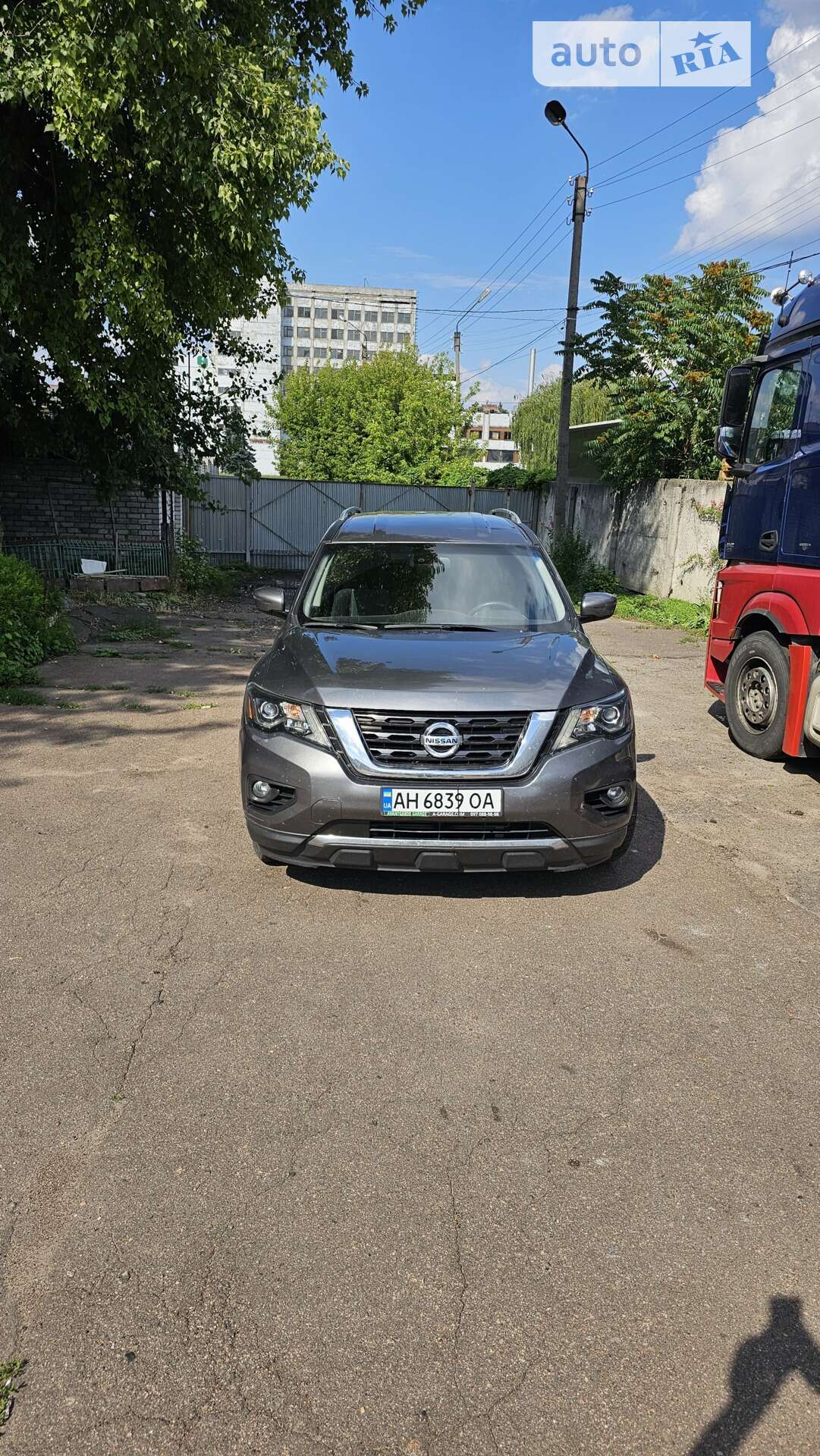 Nissan Pathfinder 2017 VIN 5N1DR2MM8HC683409 фото оголошення 3 з 10
