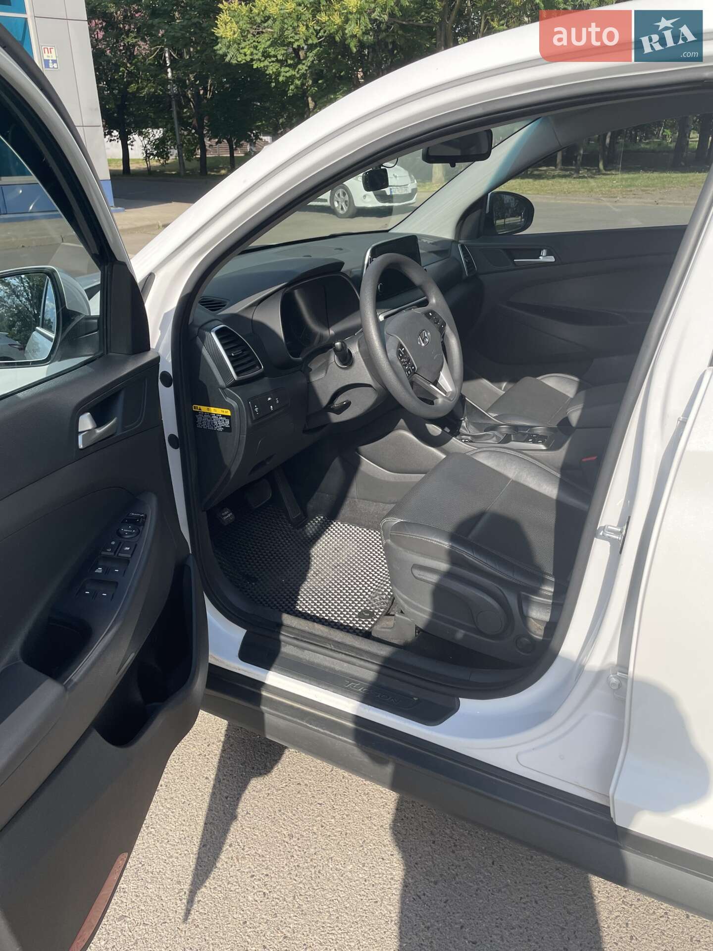 Hyundai Tucson 2019 VIN KMHJ281ADKU031775 фото оголошення 7 з 14