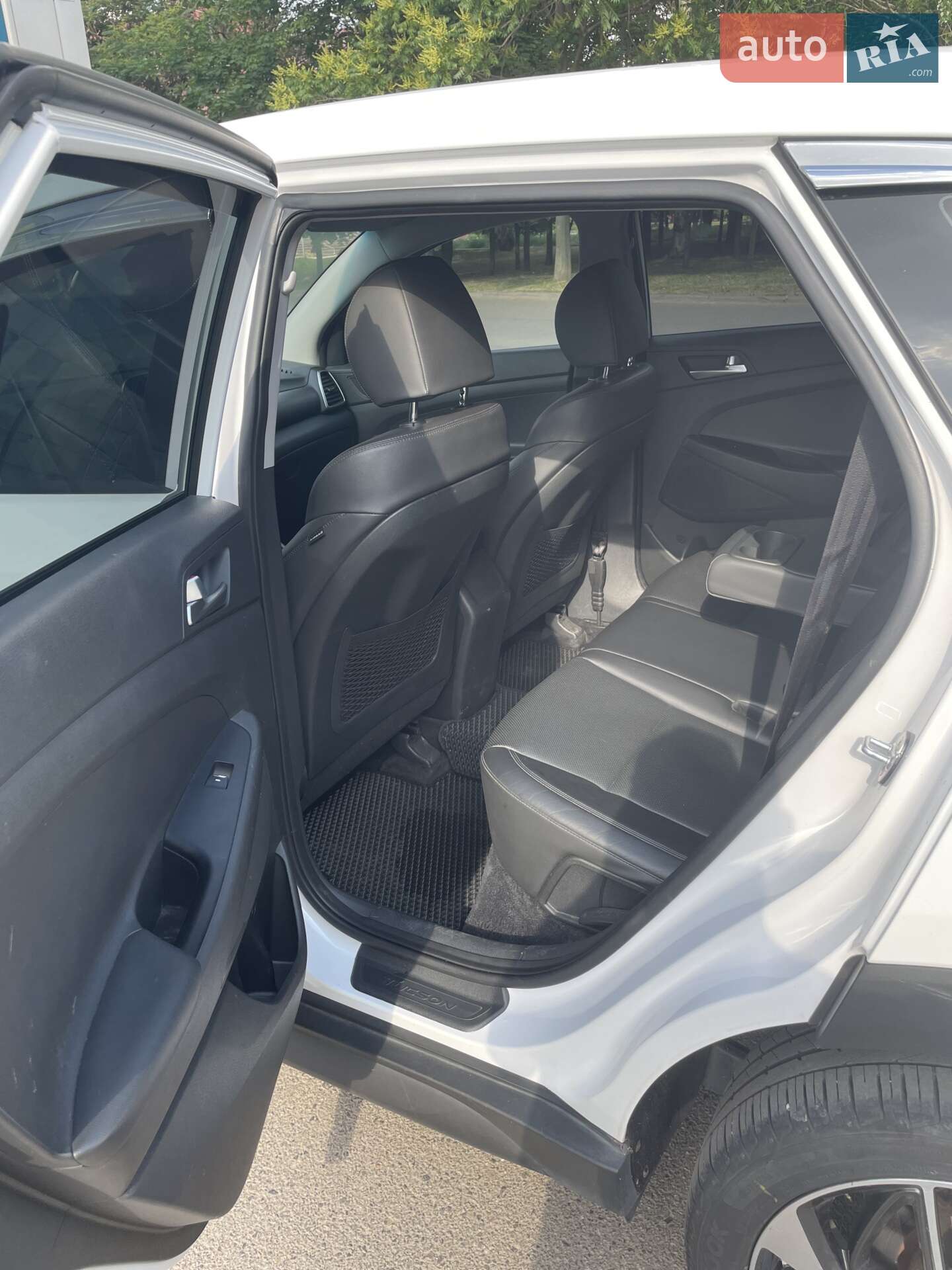 Hyundai Tucson 2019 VIN KMHJ281ADKU031775 фото оголошення 10 з 14